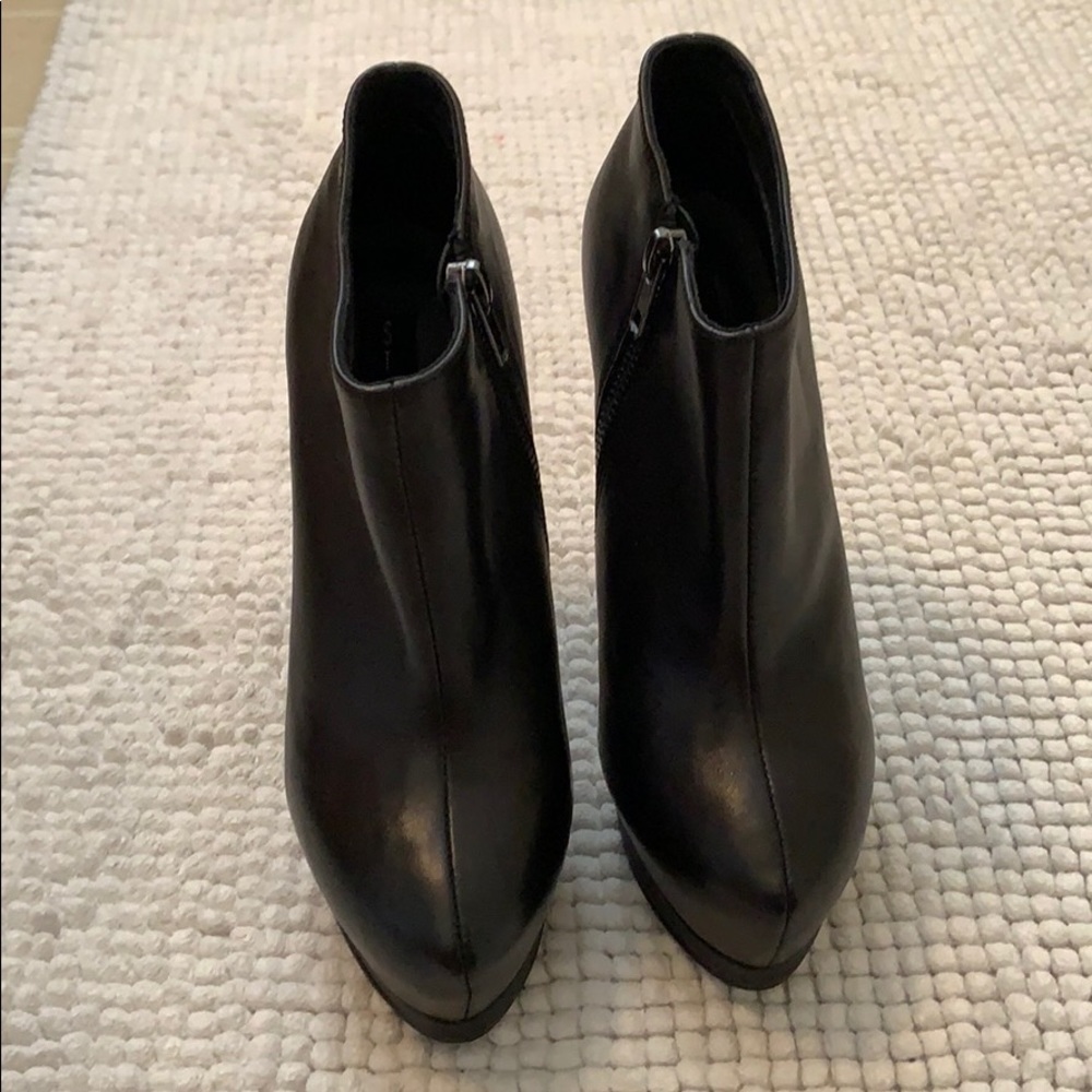 Steve by Steve Madden ankle boots 5.5
